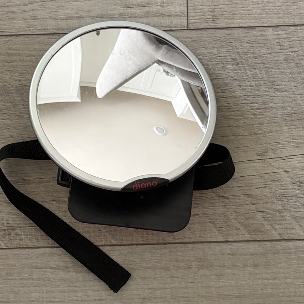 Diono Round Backseat Mirror in Black